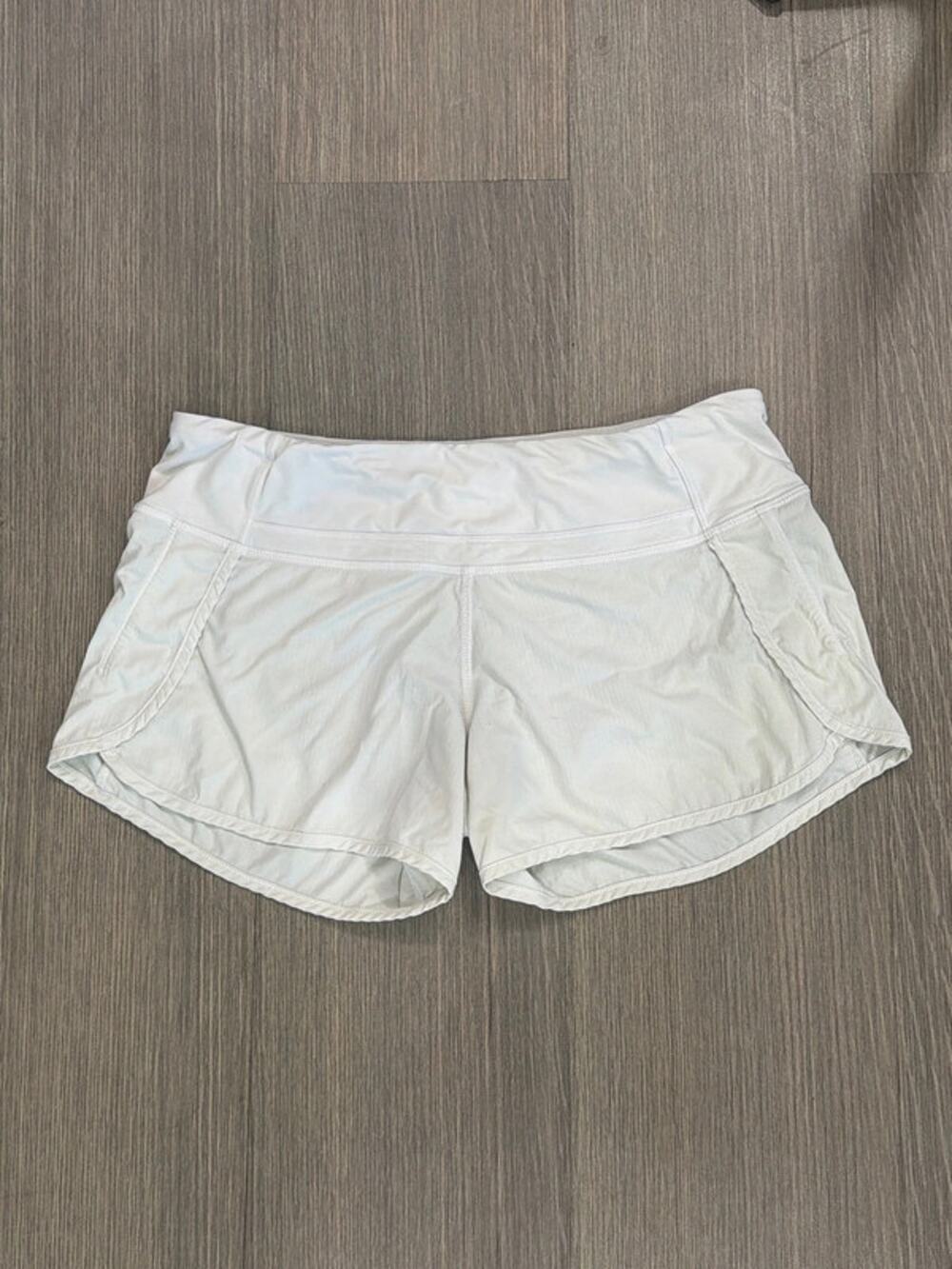 Lululemon Women's Size 6 White Lined Running Shorts, Zip Pocket